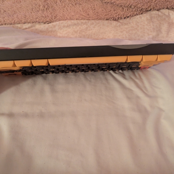 Black and Yellow XVX M61 Tiger Gaming Keyboard Graffiti Style - Picture 12 of 14